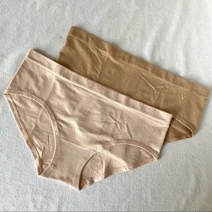 Victoria’s Secret Seamless hiphugger panty NWT LRG